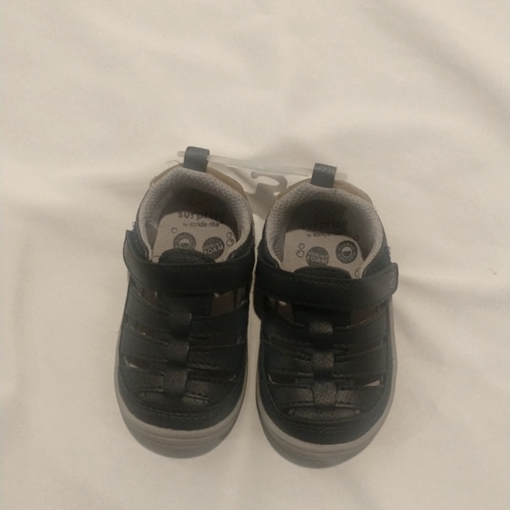Shoes - Picture 2 of 5